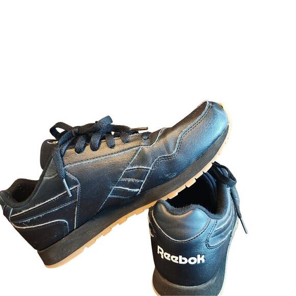 Reebok Classic Sneakers - 9 - Picture 8 of 13